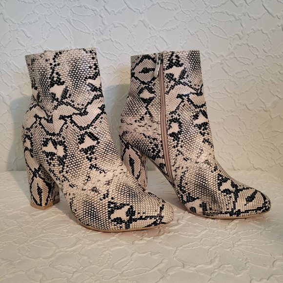 PrettyLittleThing Snake Print Ankle Boots - Picture 1 of 11
